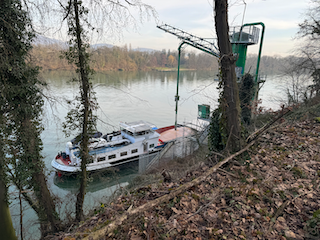 Ein Bild, das draußen, Baum, Himmel, Wasser enthält.

Automatisch generierte Beschreibung