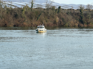 Ein Bild, das draußen, Wasser, Schiff, Boot enthält.

Automatisch generierte Beschreibung