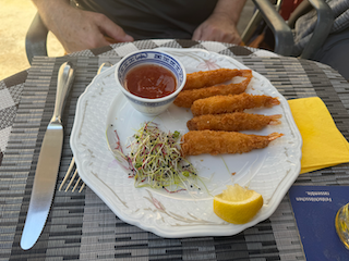 Ein Bild, das Teller, Essen, Mahlzeit, Kochkunst enthält.

Automatisch generierte Beschreibung